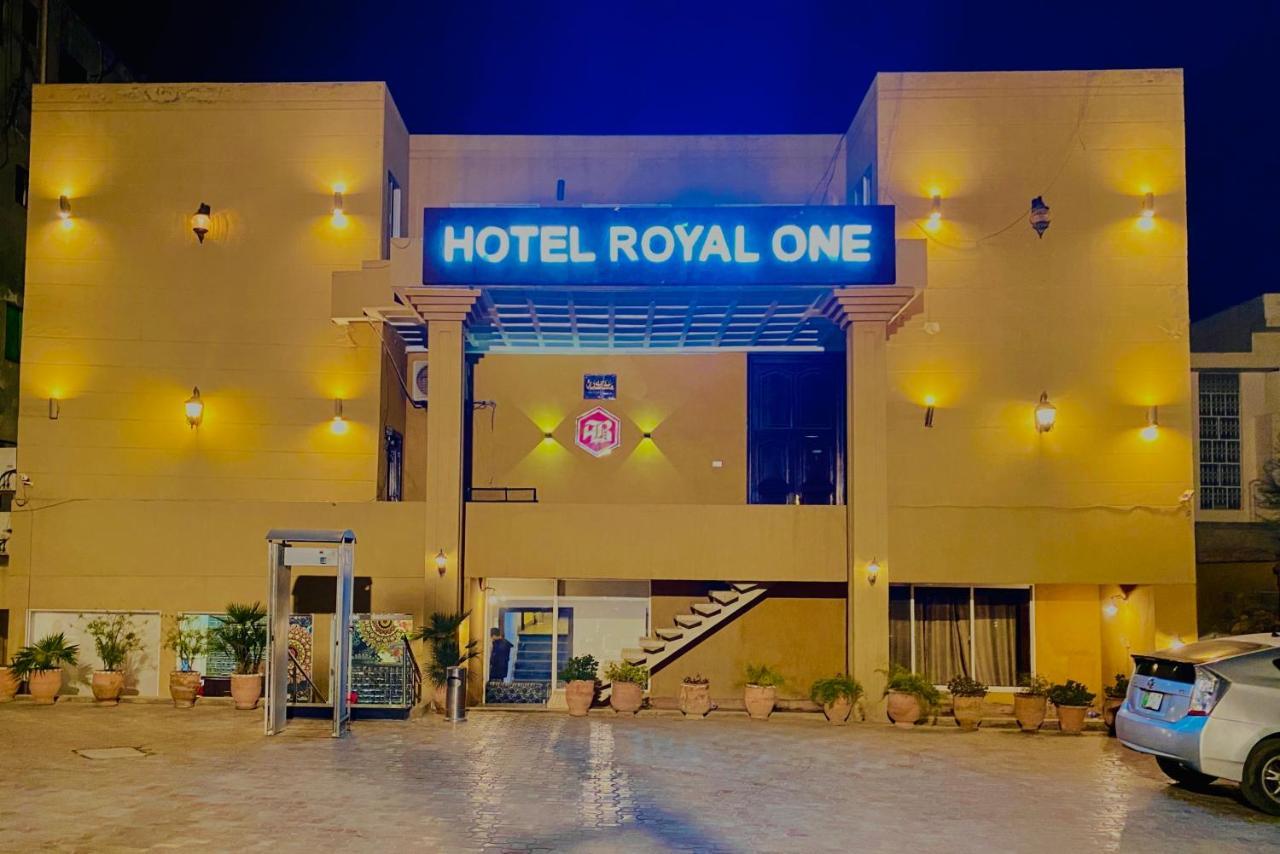 Hotel Royal One Multan Exteriör bild